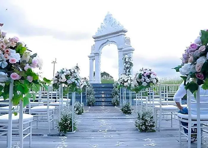 Giri Bhagawan &